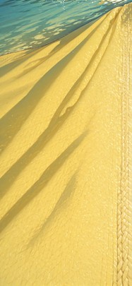 Lacedup Yellow Afternoon Sea Winter mobile wallpaper / スマホ壁紙